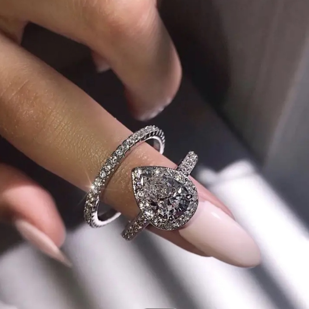 NIB Stackable Fashion Ring Set – 2-Piece Set, Size 7 💍